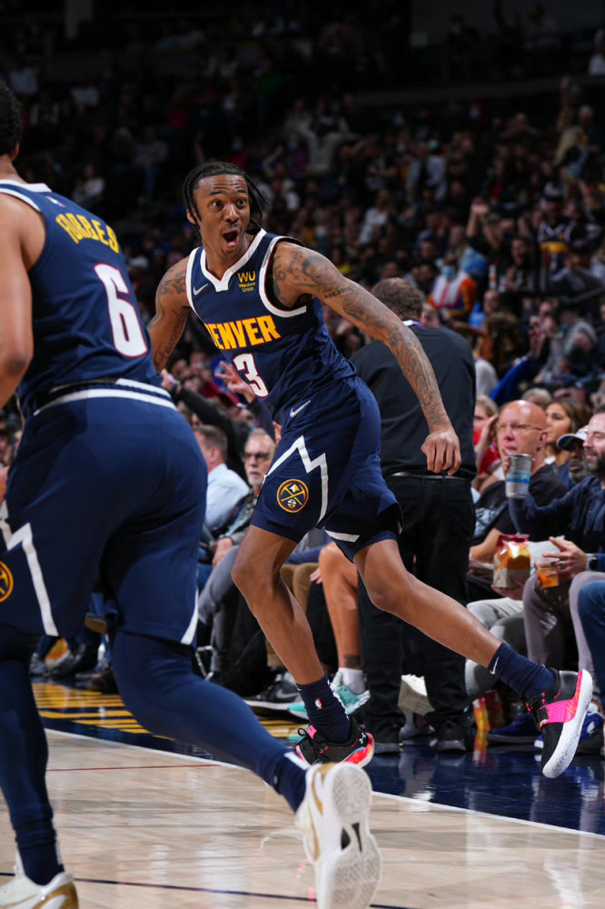 西亚卡姆回归赛场，赛事规则更新首场状态亮眼，掘金观众沸腾！的简单介绍开运体育入口