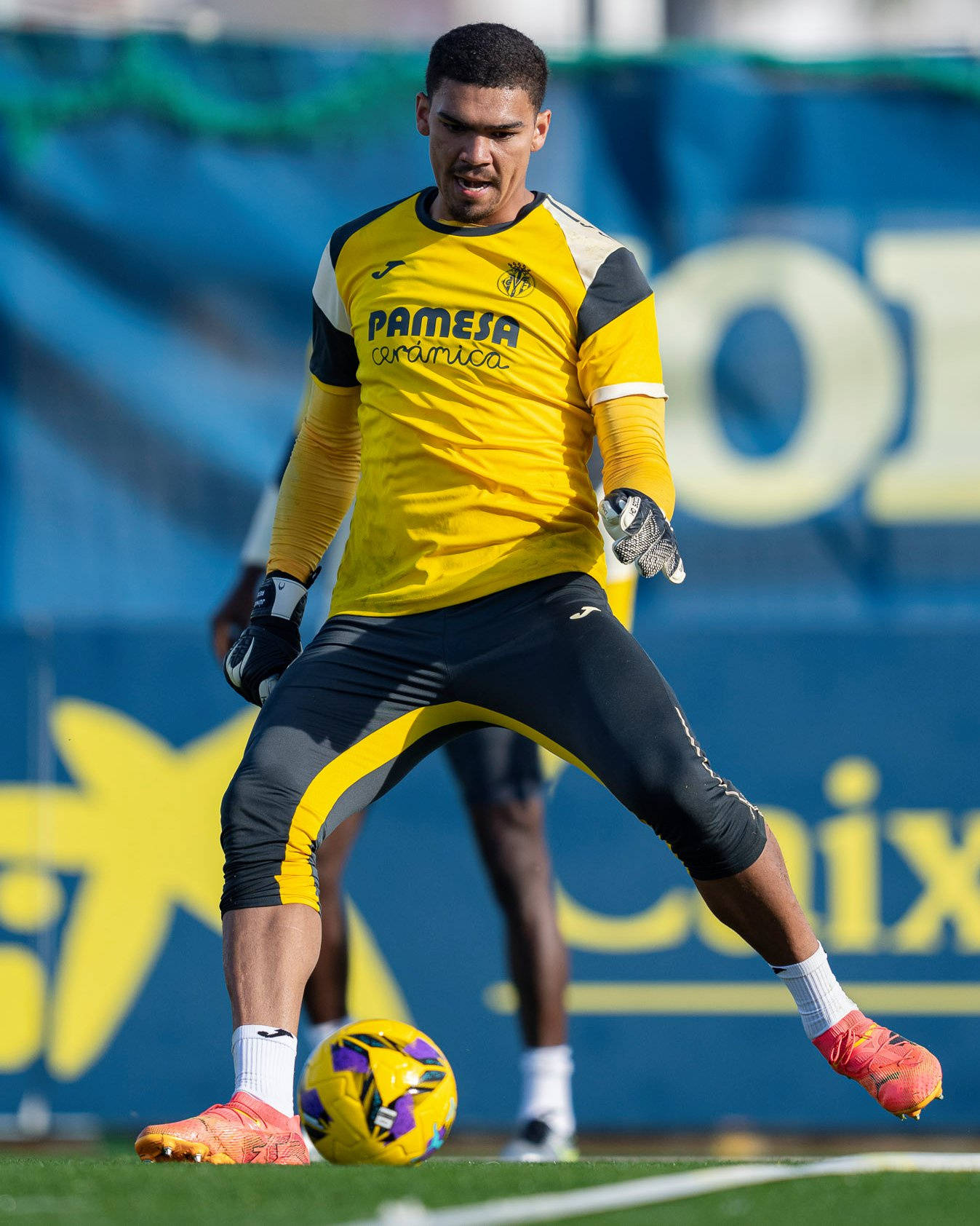 西甲倒计时，比利亚雷亚尔冲刺阶段官宣签约，细节引发关注，底气十足，细节决定成败的简单介绍