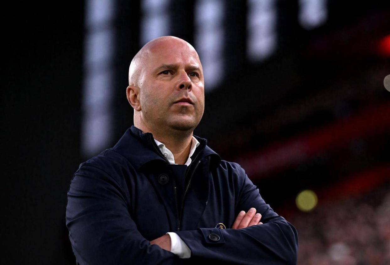 赛前体能课后；埃因霍温再遭质疑备战亚冠；更衣室稳定；资深球员宣示担当的简单介绍