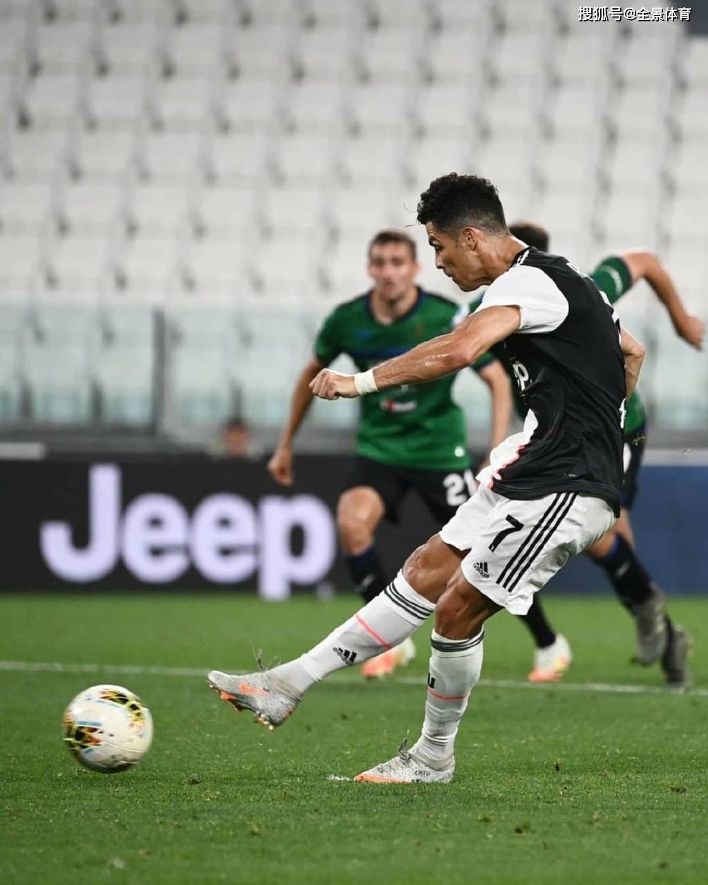 上海久事训练开放日；赛后迎来里程碑引欢呼；意甲在即；轮换策略成焦点的简单介绍开运体育入口